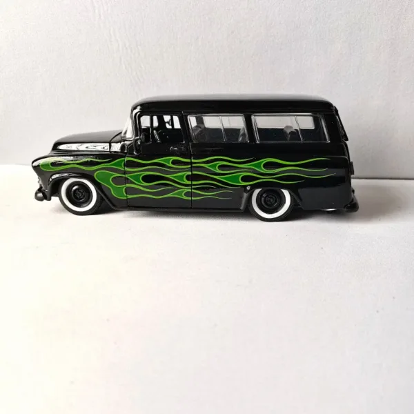 1957 Suburban 1/24 Scale Diecast Model Car - Image 6