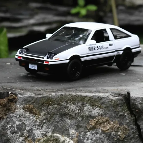 1/32 AE86 Diecast Toy Car with Sound and Light - Image 3