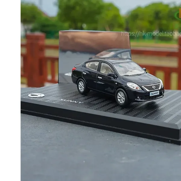 1:43 Scale Nissan Sunny Diecast Car Model - Image 2