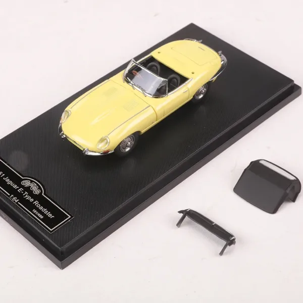 1961 Jaguar E-TYPE 1:64 Diecast Model Car - Image 14