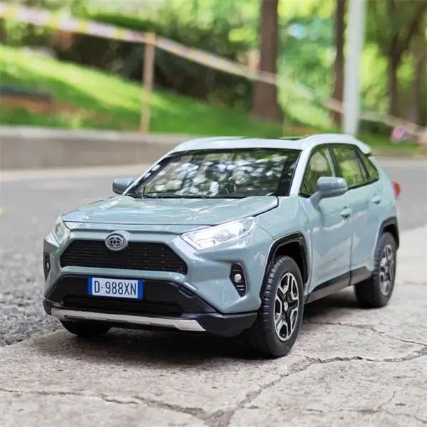 1:32 Scale RAV4 SUV Diecast Metal Model - Image 2