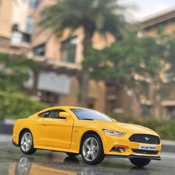 1:36 Ford Mustang GT Diecast Model Car - Image 3