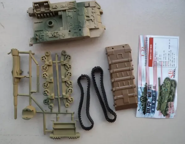 8 Piece 1:72 Plastic Tank Model Set - Image 4