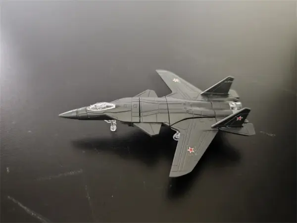 1:165 Scale Su-47 Fighter Plastic Model Kit - Image 3