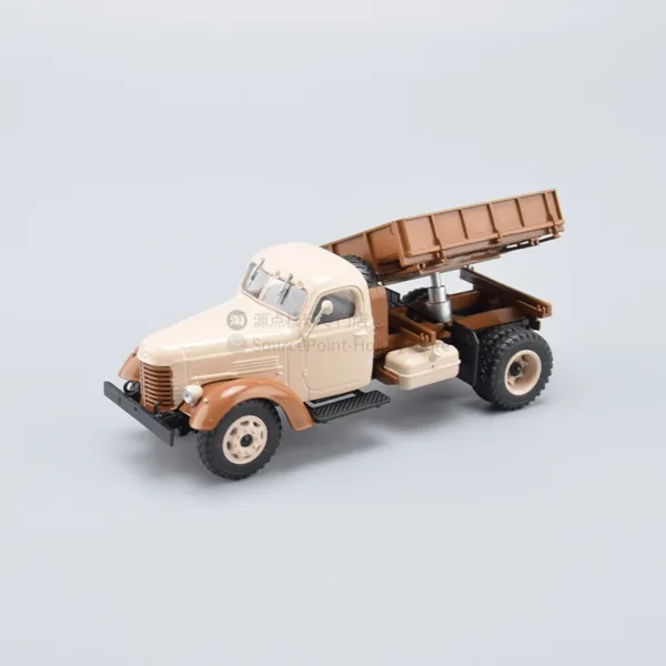 1:43 Scale KAZ-600V Diecast Construction Truck - Image 4