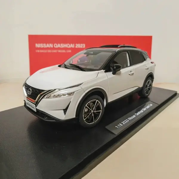 1:18 Scale Nissan Qashqai Diecast Model Car - Image 8