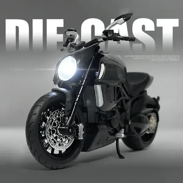 1:12 Ducati Diavel Carbon Red Model Motorcycle - Image 2