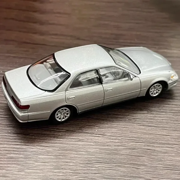 Toyota Mark II Diecast Model 1:64 by Takara Tomy - Image 5