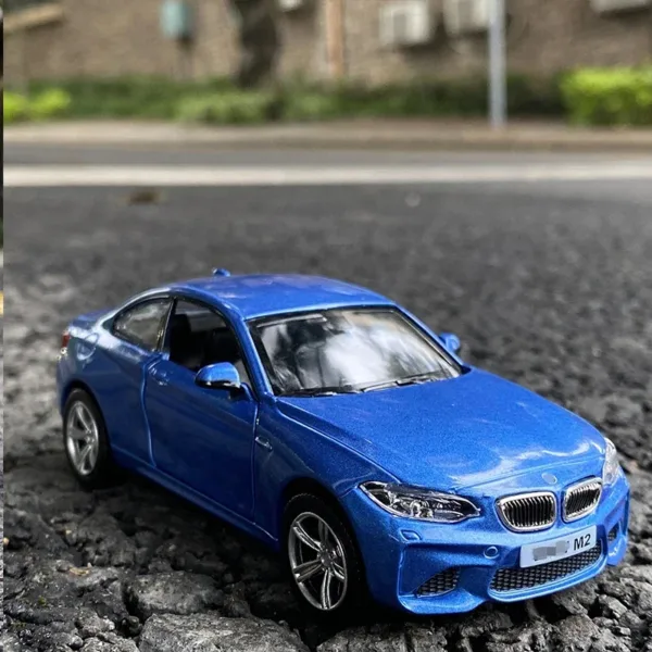 1:36 BMW M5 M550i Diecast Metal Car Model - Image 11