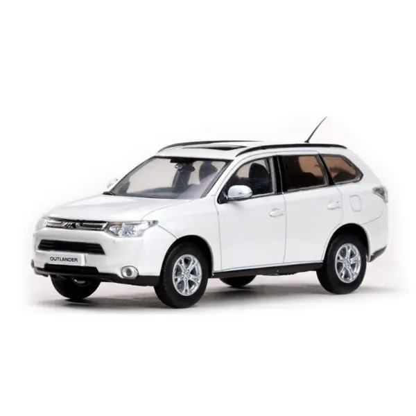 1:43 Scale Mitsubishi Outlander Diecast Model - Image 2