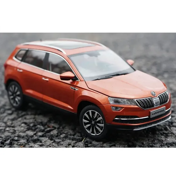 1:18 Scale Diecast Skoda Karoq Model Car