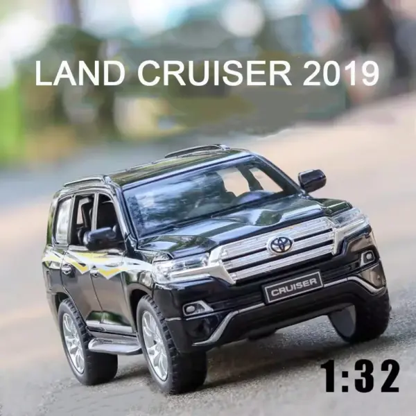 1:32 Diecast Land Cruiser 2019 Toy Model