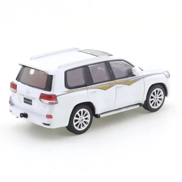 1:64 Scale 2016 Toyota Land Cruiser Model - Image 5