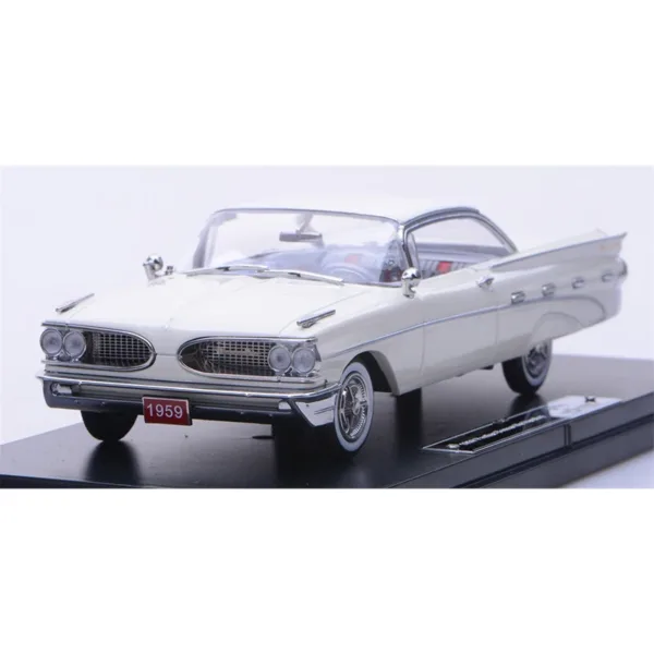 GFCC 1/43 Bonneville Hardtop Diecast Model Car - Image 3