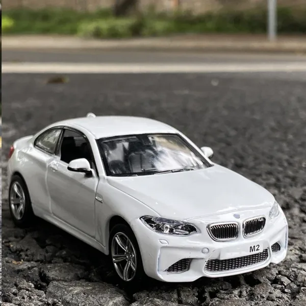 1:36 BMW M5 M550i Diecast Metal Car Model - Image 14