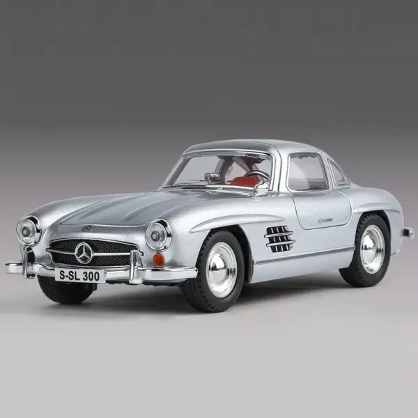 1:24 300SL Diecast Car Toy with Lights - Image 8