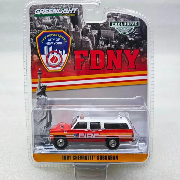 1:64 Diecast 1991 Chevrolet Suburban Fire Model - Image 2