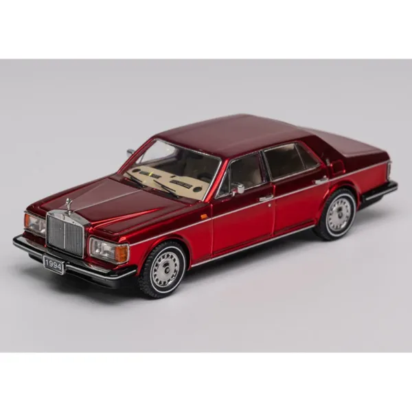 GFCC 1:64 Scale Silver Spur III Model Car - Image 12