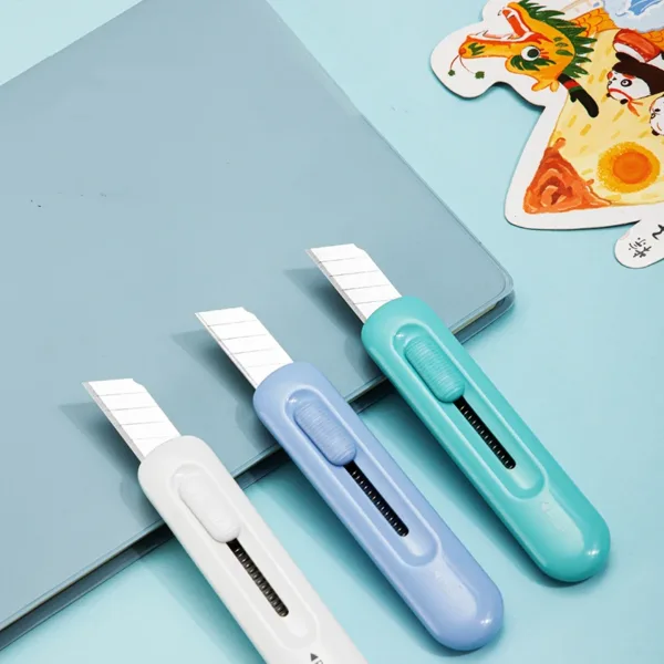 Deli Mini Cutter Retractable Utility Knife - Image 5