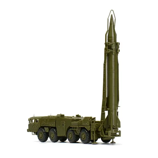 Soviet Union 9K72 Missile Vehicle Model Kit - Image 5