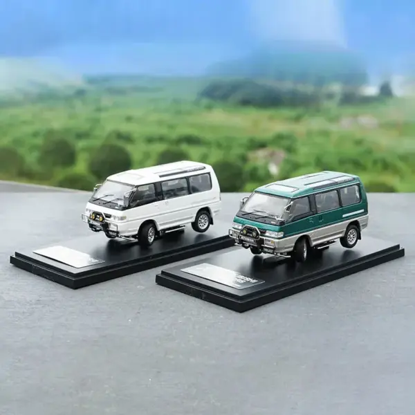 1:43 Scale Delica 4WD Diecast Model Car