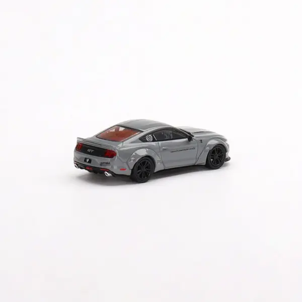 1:64 Scale Ford Mustang Shelby Diecast Model - Image 3