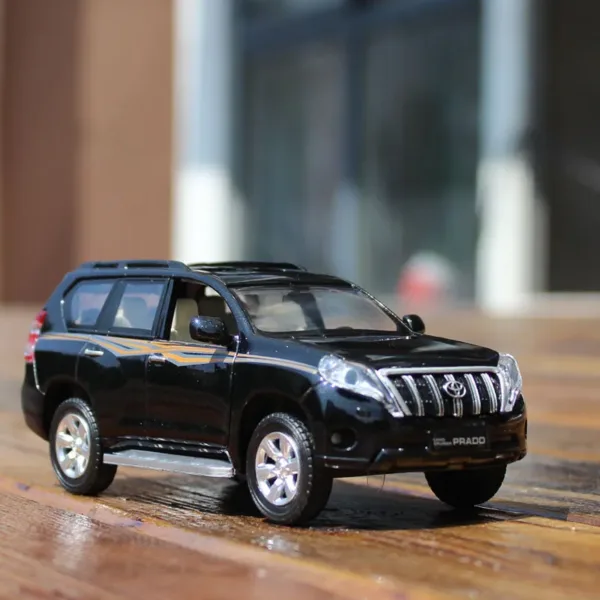 1/32 Toyota Land Cruiser Prado Diecast Model - Image 3