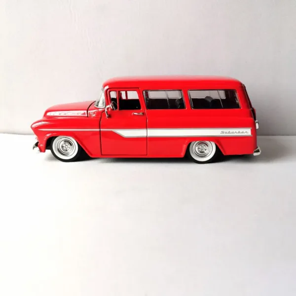 1957 Suburban 1/24 Scale Diecast Model Car - Image 2