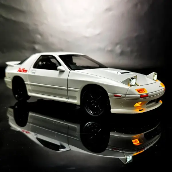 1:24 Mazda RX-7 Alloy Model Car Toy - Image 2