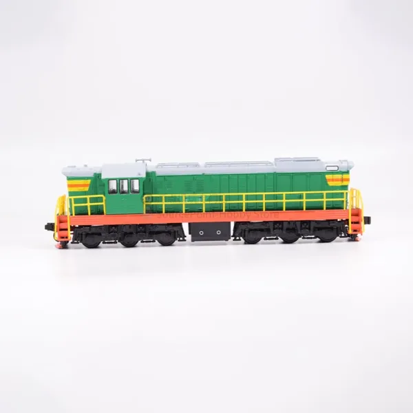 Soviet Union CHME3 Diesel Locomotive Model 1/87 - Image 2