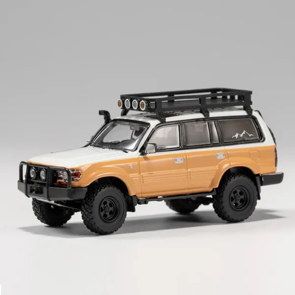 1:64 Toyota Land Cruiser LC80 Diecast Model Car - Image 12