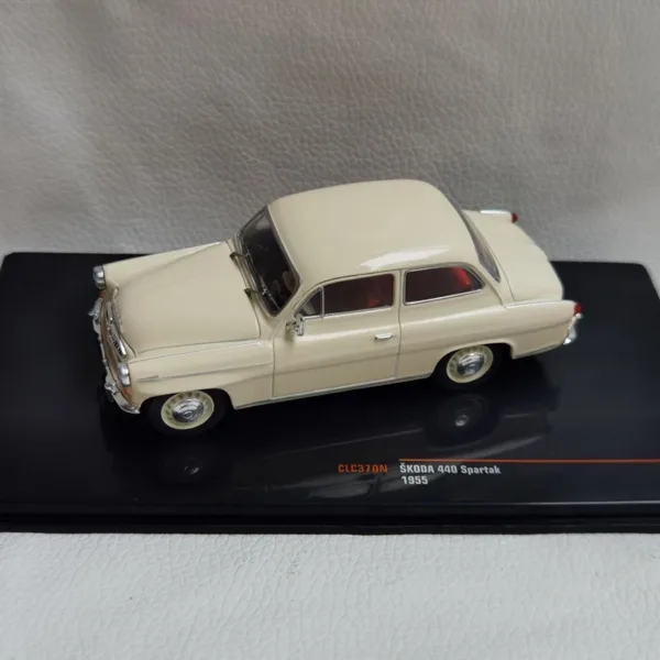 1:43 Scale SKODA 440 Spartak Alloy Model Car - Image 4