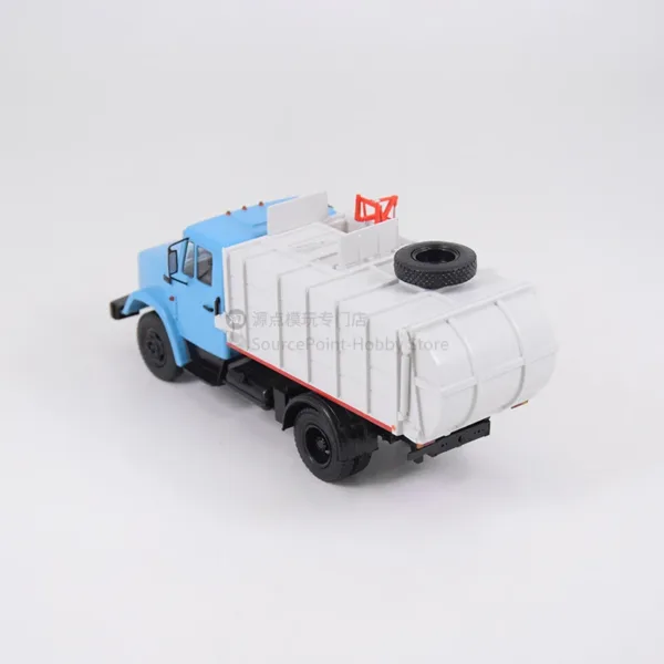 1:43 Scale ZIL-4333 Garbage Truck Model - Image 3