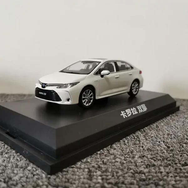 1:43 Scale FAW Corolla Alloy Car Model - Image 3