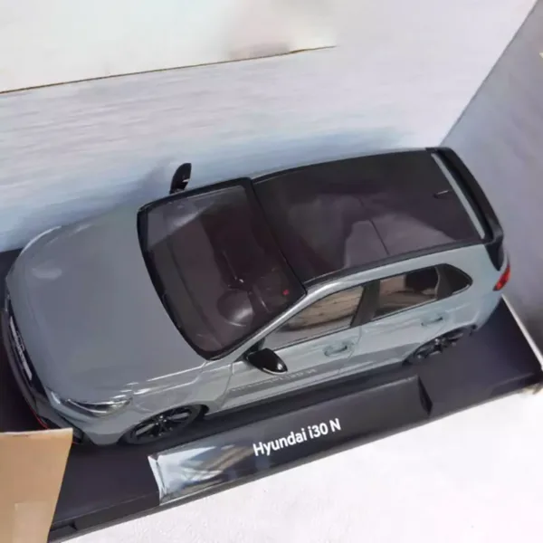 Hyundai i30 N Diecast 1:18 Scale Model - Image 4