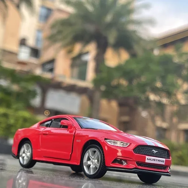 1:36 Ford Mustang GT Diecast Model Car - Image 4