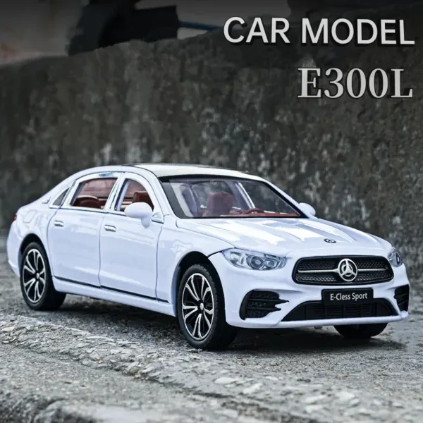 1:32 Metal E-Class Alloy Car Model