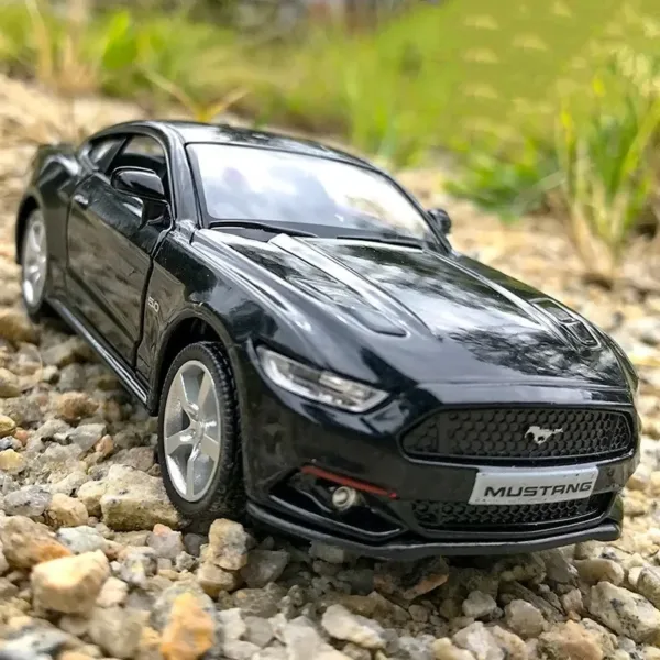 1:36 Ford Mustang GT Diecast Model Car - Image 2