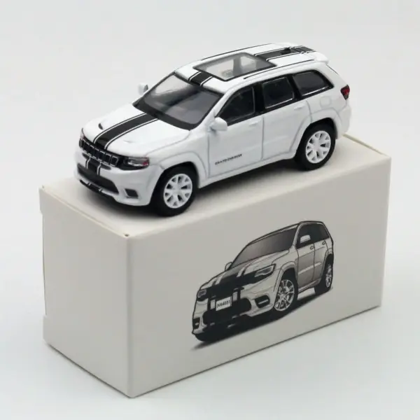 1:64 Grand Cherokee Trackhawk Alloy Model Car - Image 13