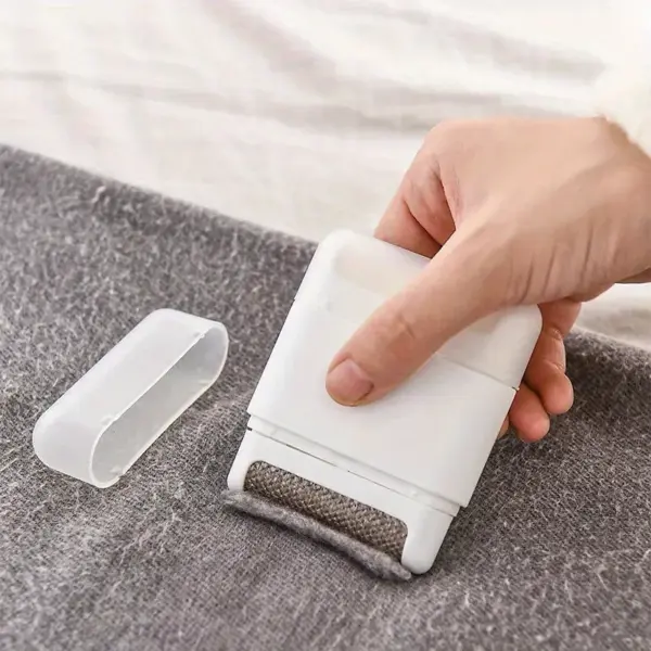 Portable Handheld Lint Remover for Fabrics - Image 2