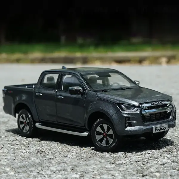 Isuzu D-Max 2021 1:18 Diecast Model Pickup - Image 6