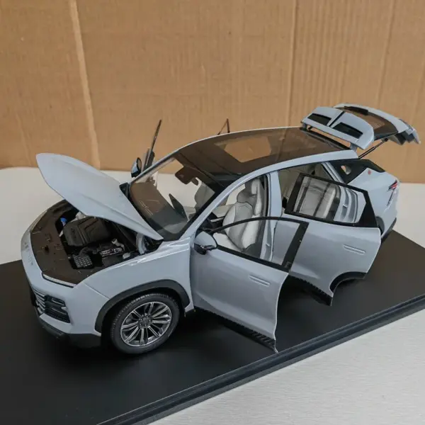 1:18 Scale Diecast Chery JETOUR SUV Model - Image 4