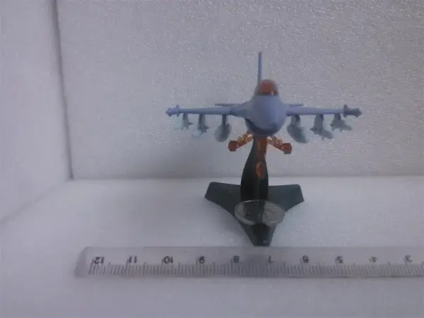 F-16 Fighting Falcon Model Kit 1:125 Scale - Image 5
