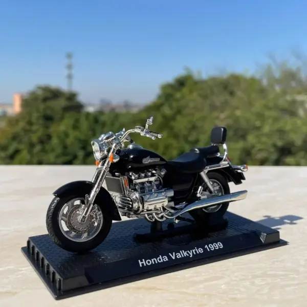 1/24 Scale Diecast 1999 Honda Valkyrie Model