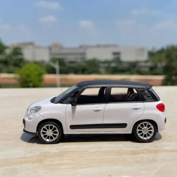 1/43 Scale Fiat Panda Diecast Metal Model - Image 4