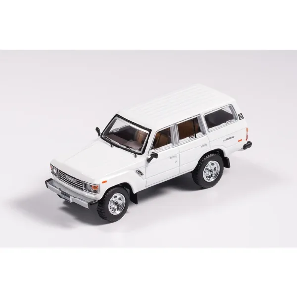 1/64 Toyota Land Cruiser LC60 Diecast Model Car - Image 4