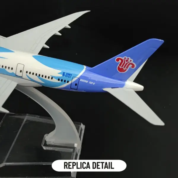 China Southern Airlines B787 Diecast Model 1:400 - Image 5