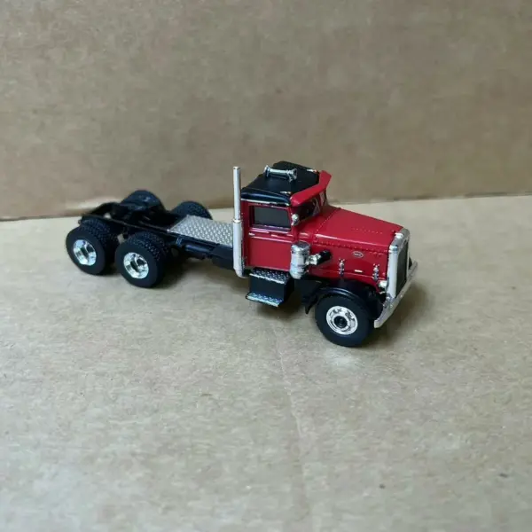 1:87 Scale Peterbilt 281 Model Truck Toy - Image 5