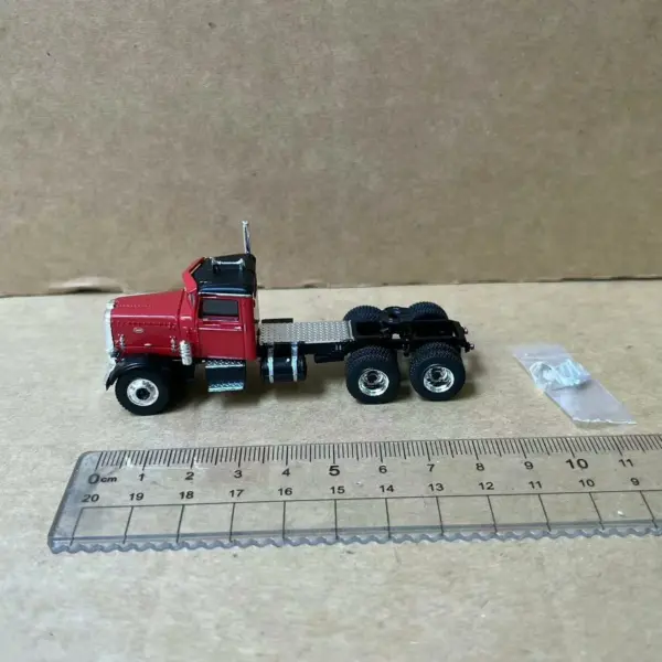 1:87 Scale Peterbilt 281 Model Truck Toy - Image 2