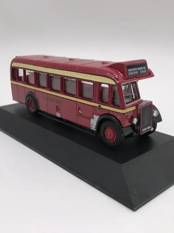 1:76 Scale British Double-Decker Bus Model - Image 8